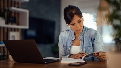 clarity in business writing woman in course