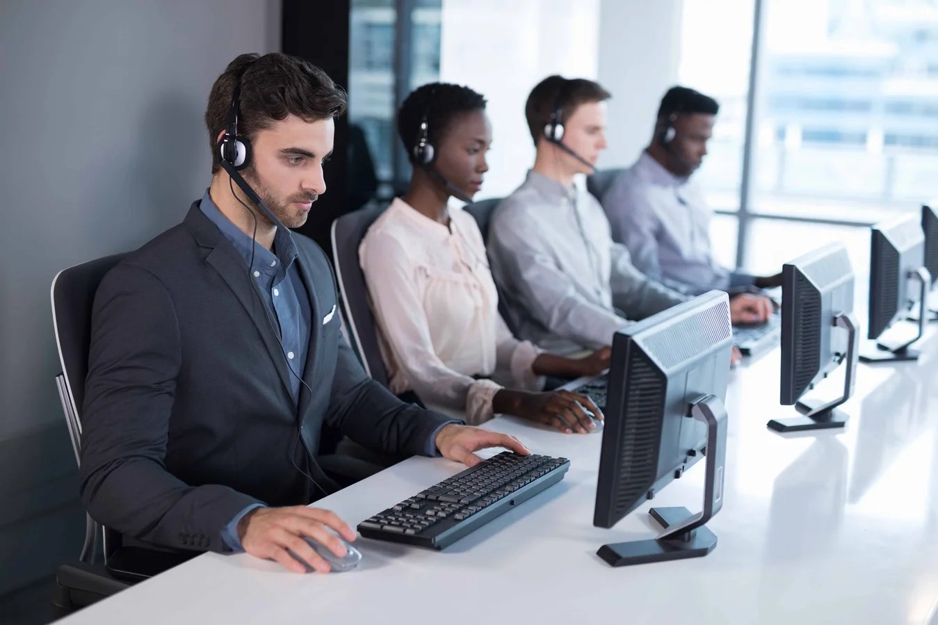 customer-service-executives-working-at-office-346SR29